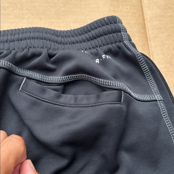 Kids Jordan Black Pants Large Jogger pants Used - Picture 8 of 8